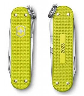 Navaja multiusos "CLASSIC ALOX AMARILLA EDICIÓN LIMITADA 2023." VICTORINOX 06221.L23