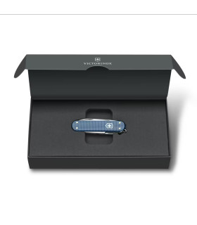 Navaja multiusos "CLASSIC SD ALOX AZUL GLACIAR EDICION LIMITADA 2026" VICTORINOX 06221.L26 b
