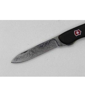 Navaja multiusos "SENTINEL GRABADA I" VICTORINOX 08413.3 